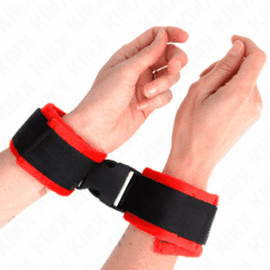Comprar KINK - MUÑEQUERAS NYLON ROJO-NEGRO MODELO 1 AJUSTABLE 25-35 CM X 6 CM al mejor precio - Envíos Discretos